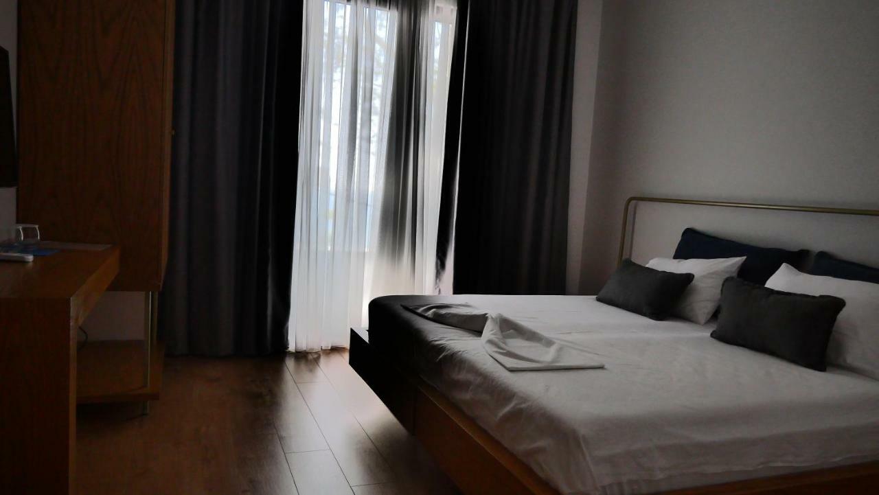 H&M Hotel Avlonya Dış mekan fotoğraf